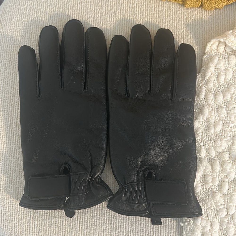 Black Leather Driving Gloves M